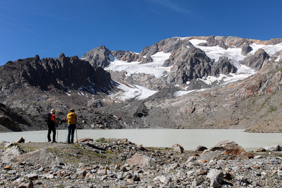 Le lac glaciaire des Quirlies  : une ambiance de haute montagne témoin de son temps 