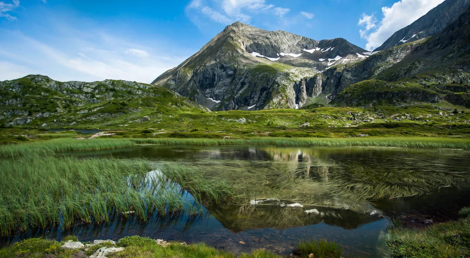 Le lac fourchu depuis le village d'Oulles : pépite de l'Oisans 