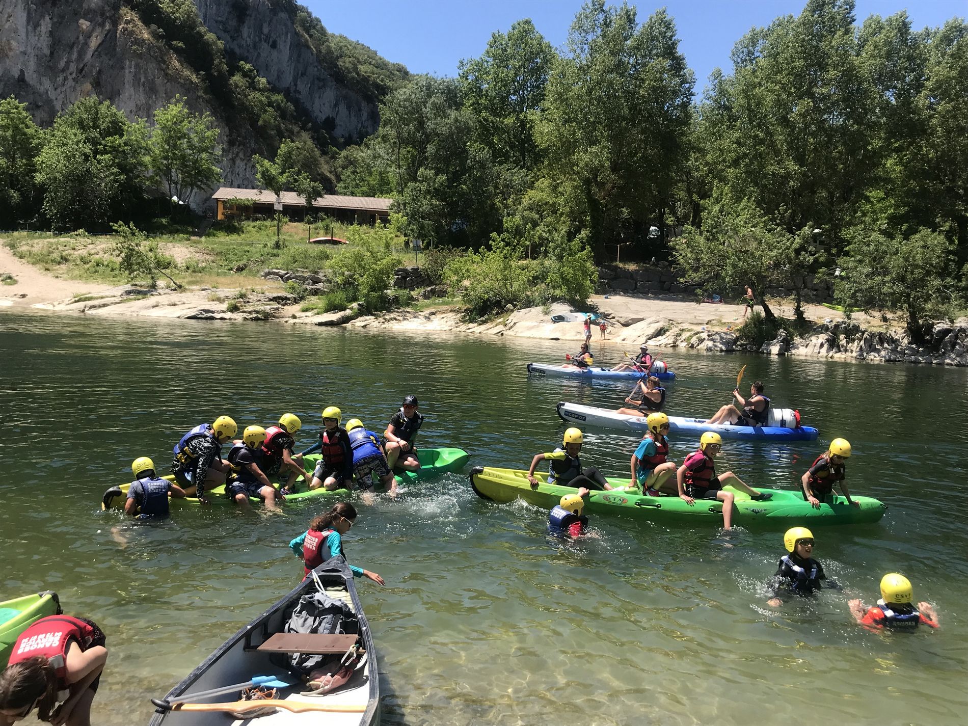 Canoë encadré en Famille - le Pont d'Arc à la journée avec