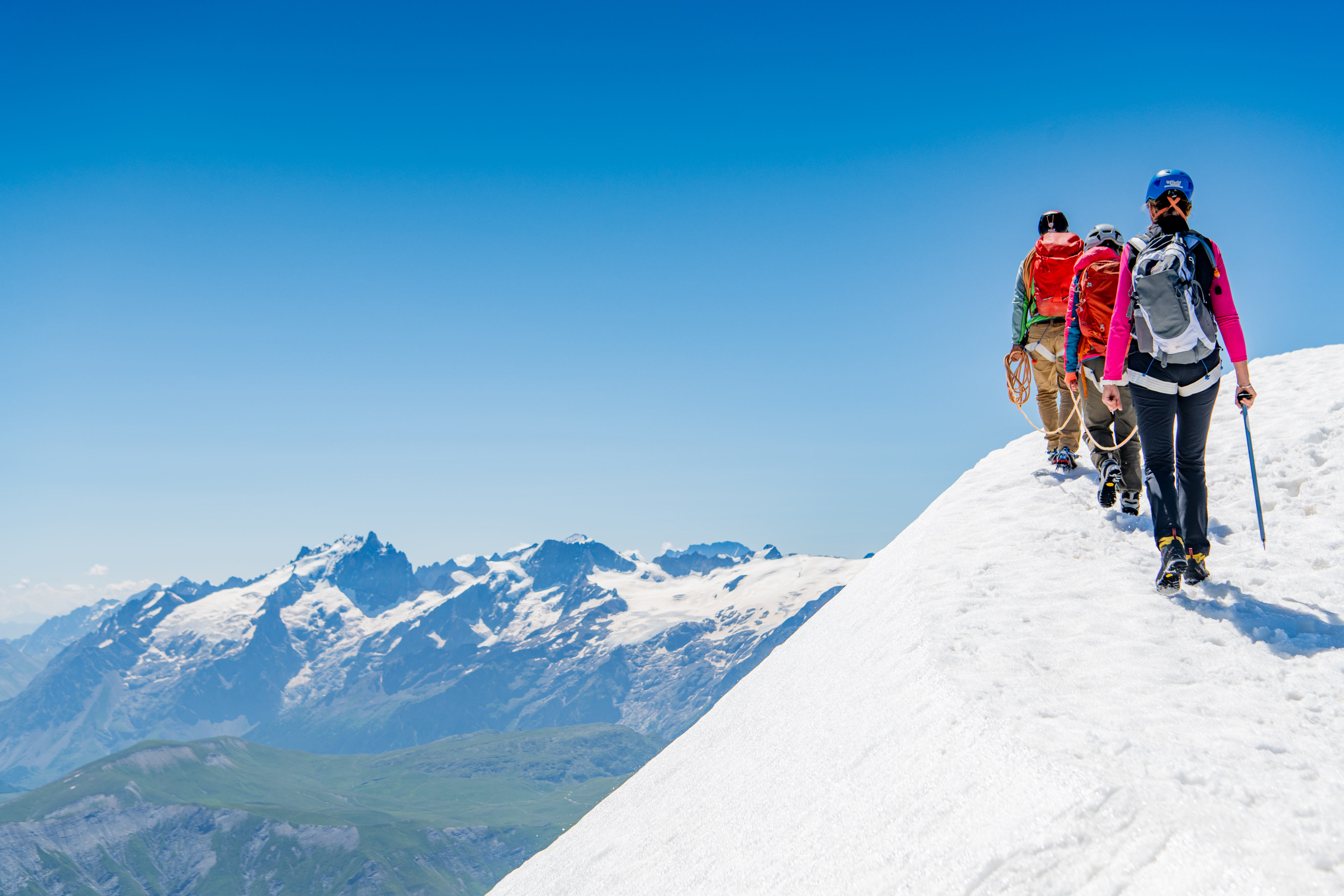 GLACIARY HIKING: TOUR OF THE 3 COLS 